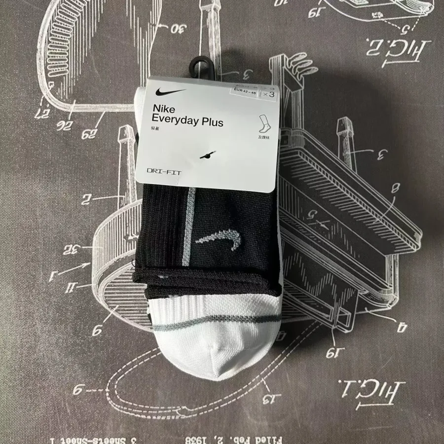 Nike Everyday Plus Black White Athletic Socks